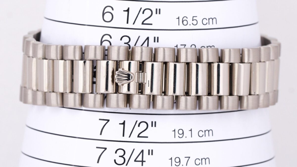 Rolex Day-Date II President 41mm Silver 18K White Gold Fluted Watch Replica